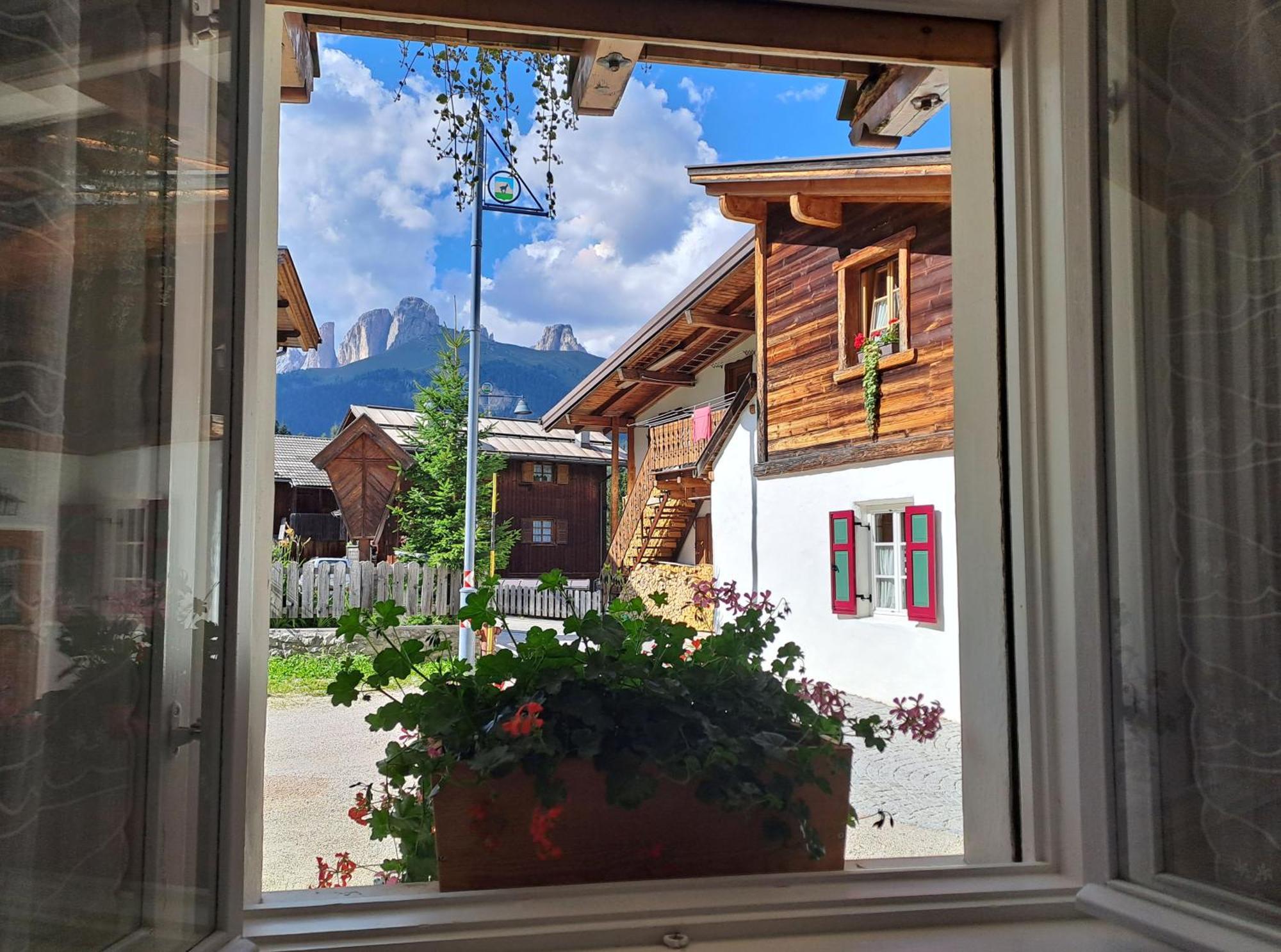Albergo Majorka Canazei Exterior photo